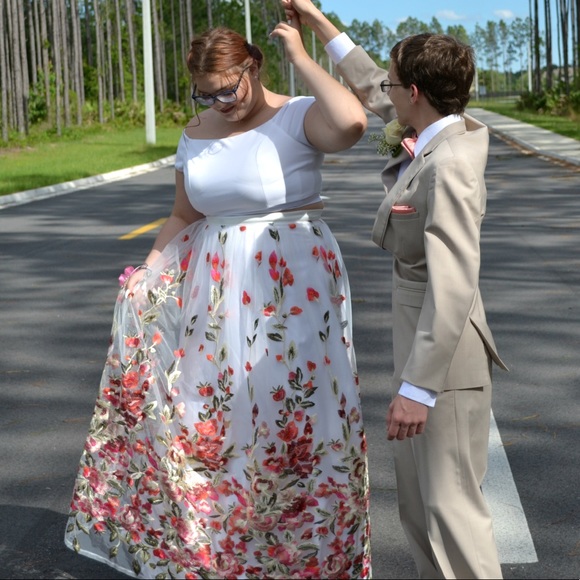 Prom/formal dress - Picture 2 of 2